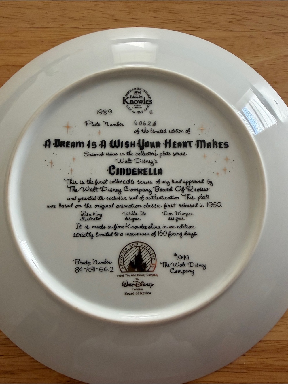 Knowles White Commemorative Cinderella Collector Plate - Picture 2 of 3